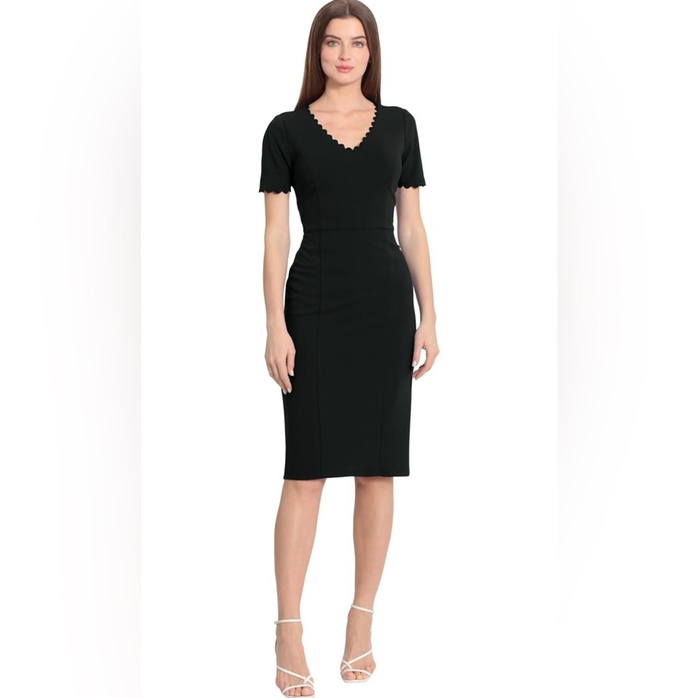 Maggy London Women's Scallop Trim V-Neck And Short Sleeve Size 6